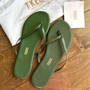 TKEES Lily Liners Flip Flops